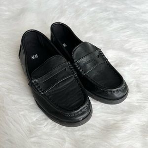 H&M Boys Black Loafers Size 13